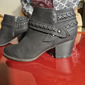 Black Ankle Booties 2" Heel Braided Studded Detail Women's Size 6.5 Indigo Rd.
